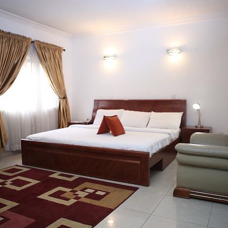 The Habitat Suites International Лагос Стая снимка