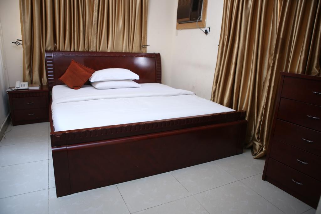 The Habitat Suites International Лагос Стая снимка
