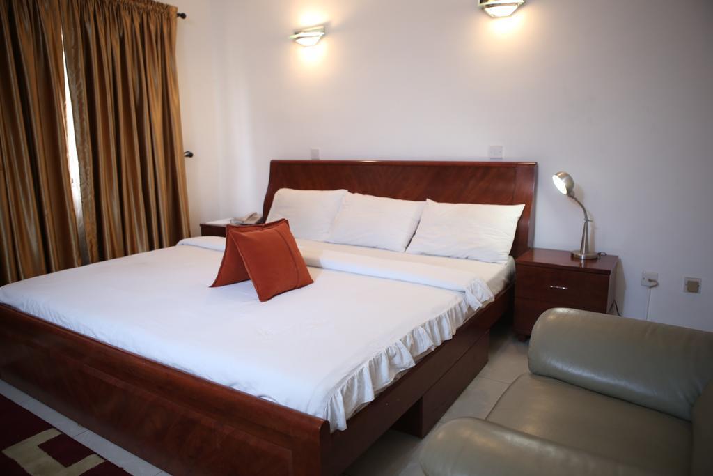 The Habitat Suites International Лагос Стая снимка