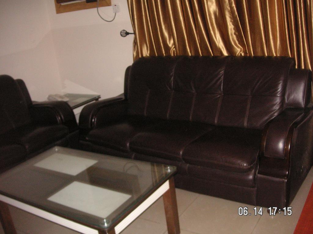 The Habitat Suites International Лагос Стая снимка
