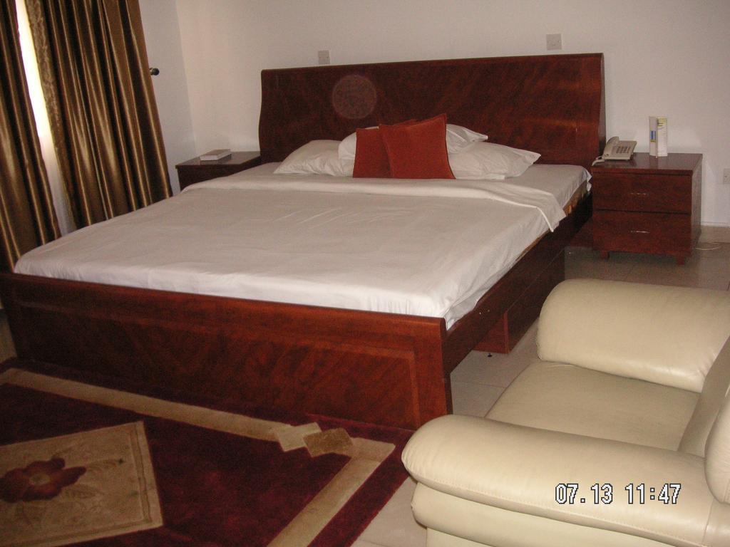 The Habitat Suites International Лагос Стая снимка