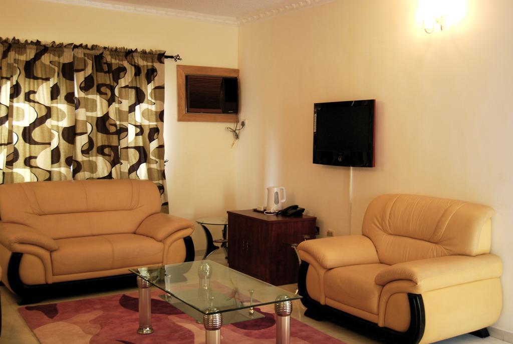 The Habitat Suites International Лагос Стая снимка