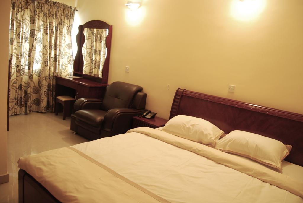 The Habitat Suites International Лагос Екстериор снимка