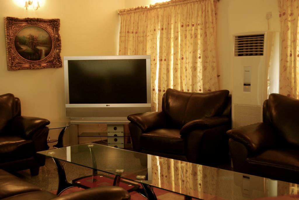 The Habitat Suites International Лагос Екстериор снимка