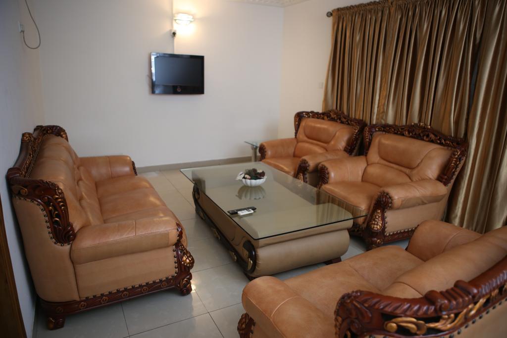 The Habitat Suites International Лагос Екстериор снимка