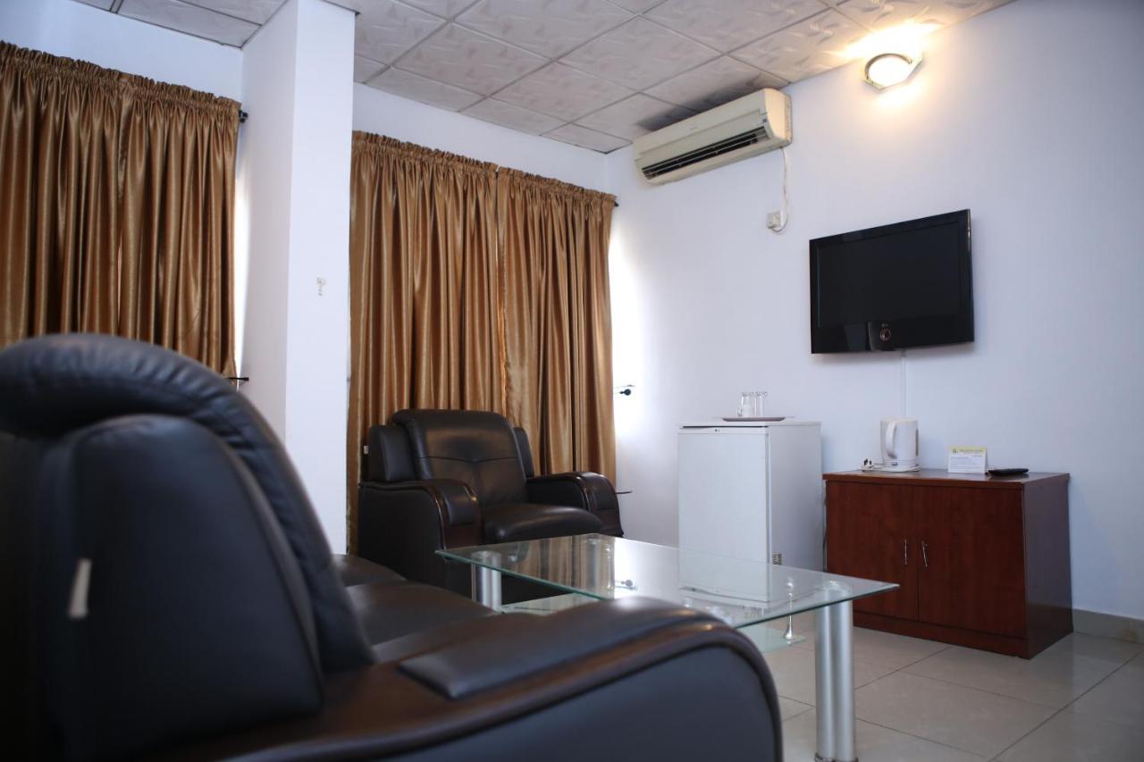 The Habitat Suites International Лагос Екстериор снимка