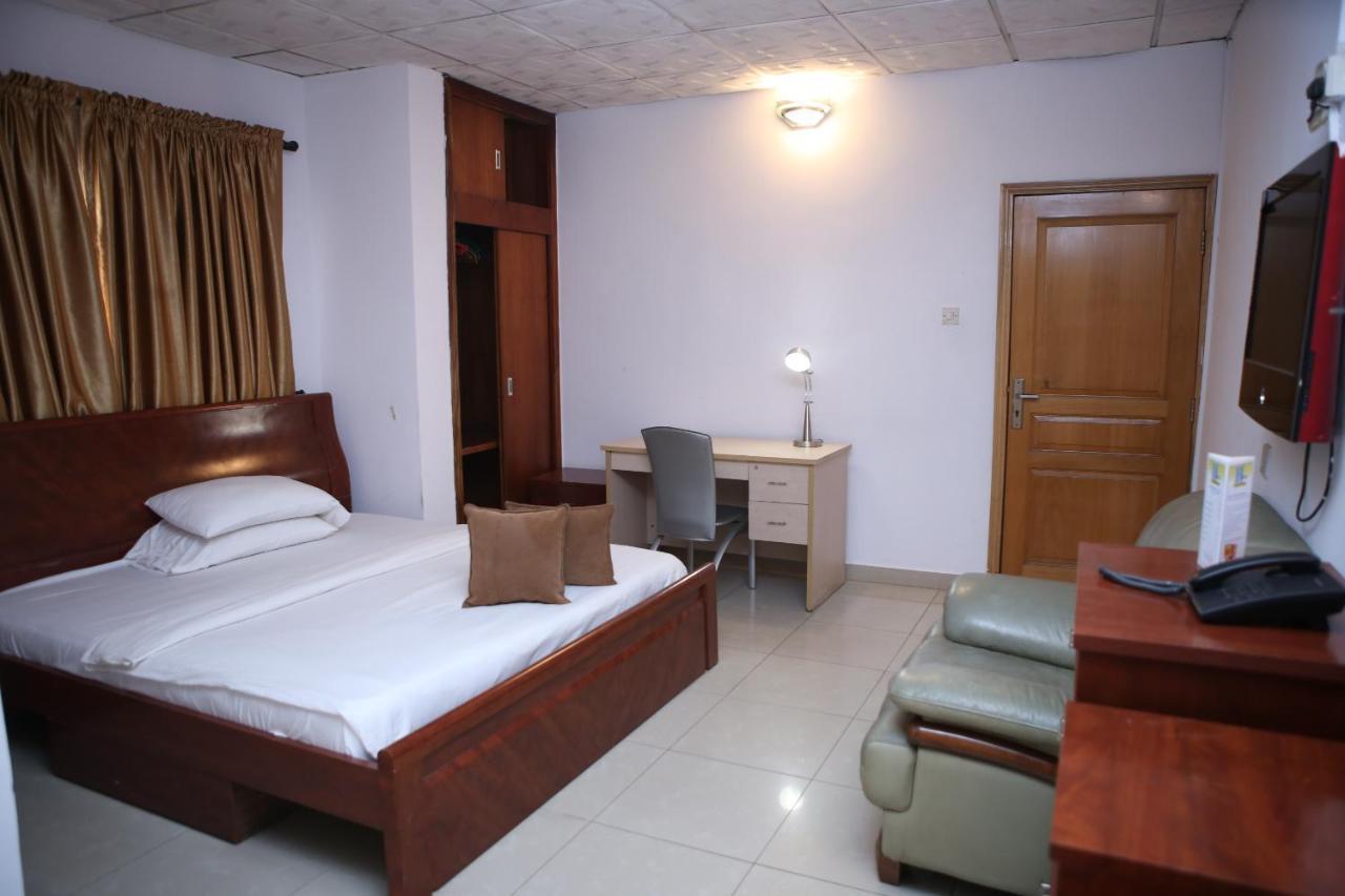 The Habitat Suites International Лагос Екстериор снимка