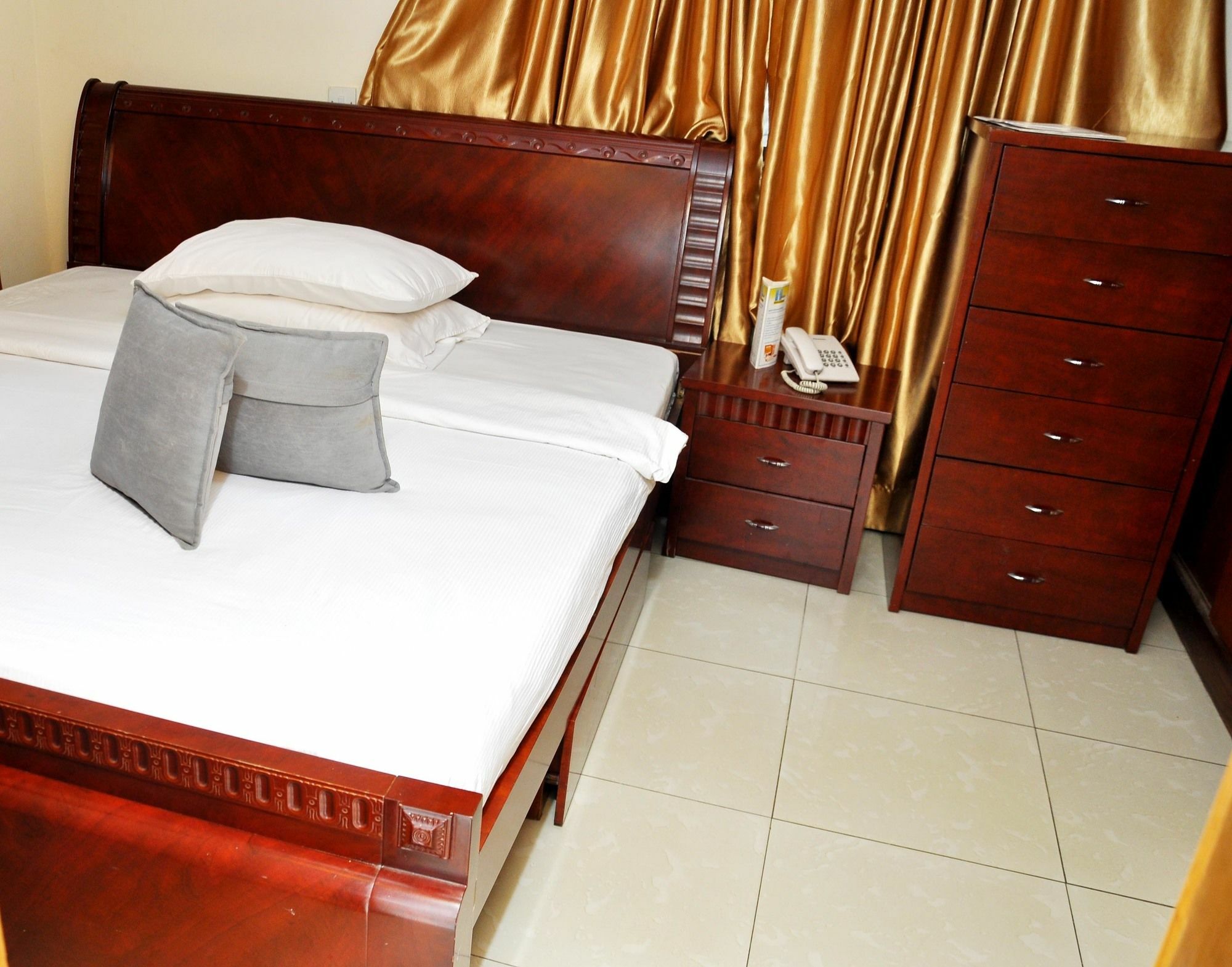 The Habitat Suites International Лагос Екстериор снимка