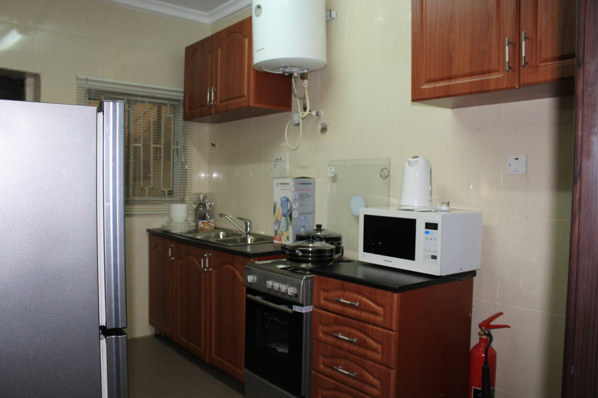 The Habitat Suites International Лагос Екстериор снимка